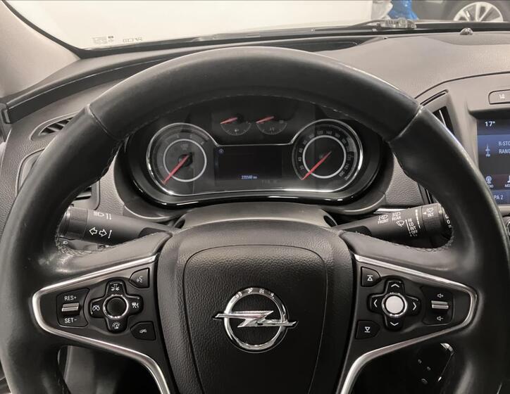 Opel Insignia 12