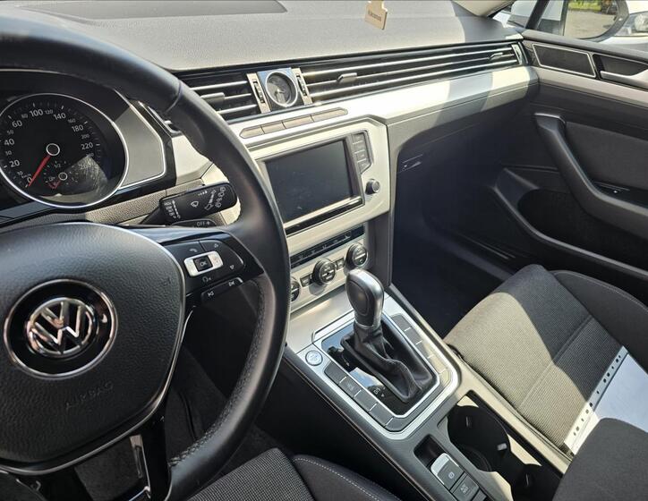 Volkswagen Passat 12