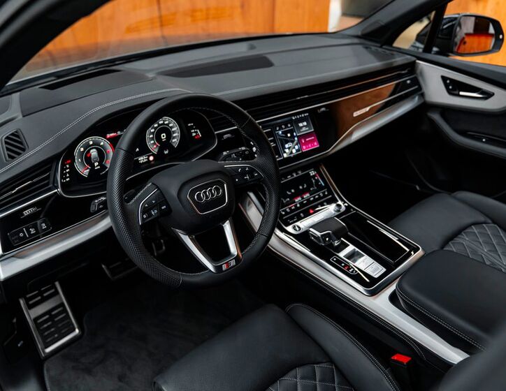 Audi Q7 13