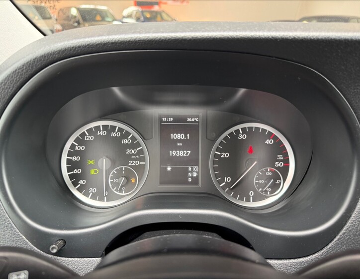 Mercedes-Benz Vito 17