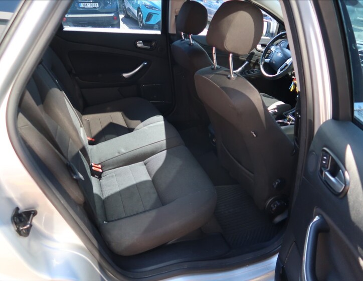 Ford Mondeo 10