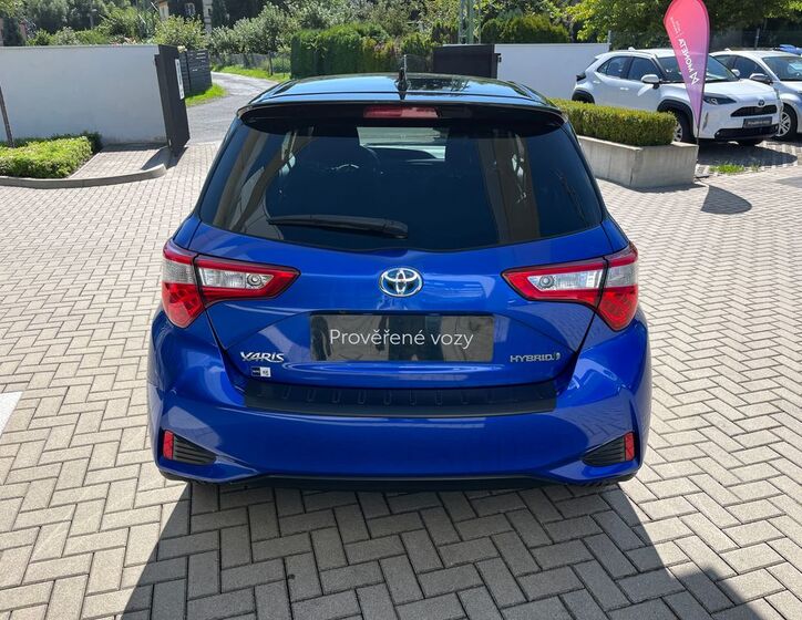 Toyota Yaris 5