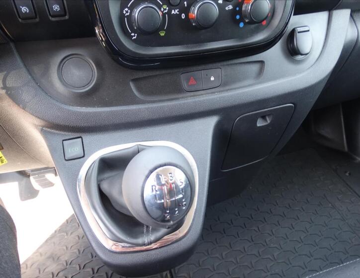 Opel Vivaro 20