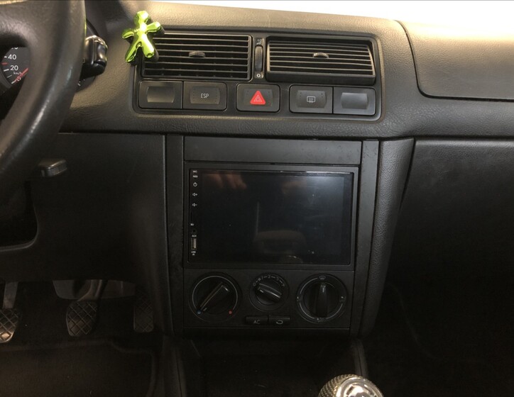 Volkswagen Golf 16