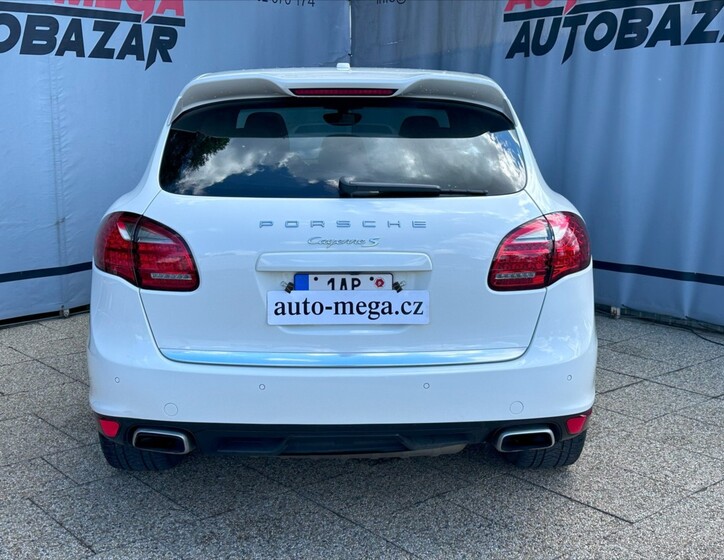 Porsche Cayenne 7