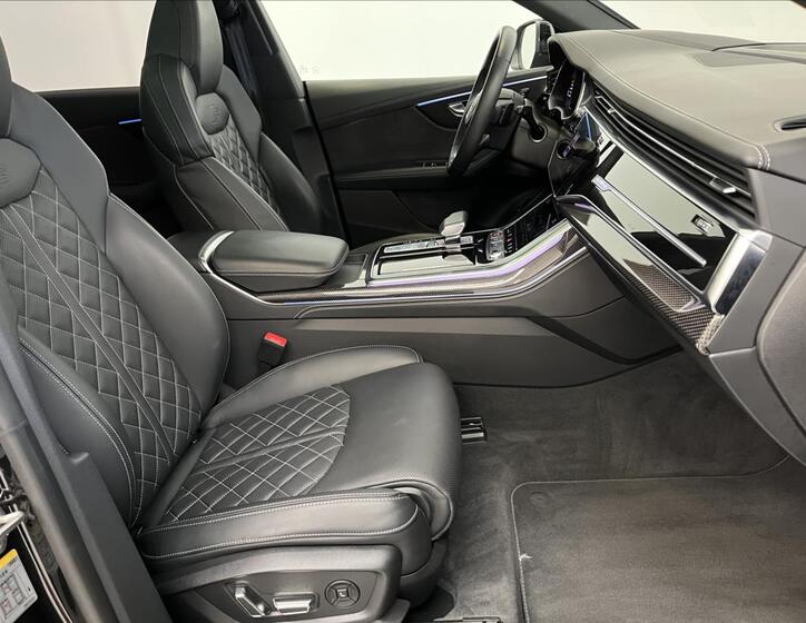 Audi SQ8 23