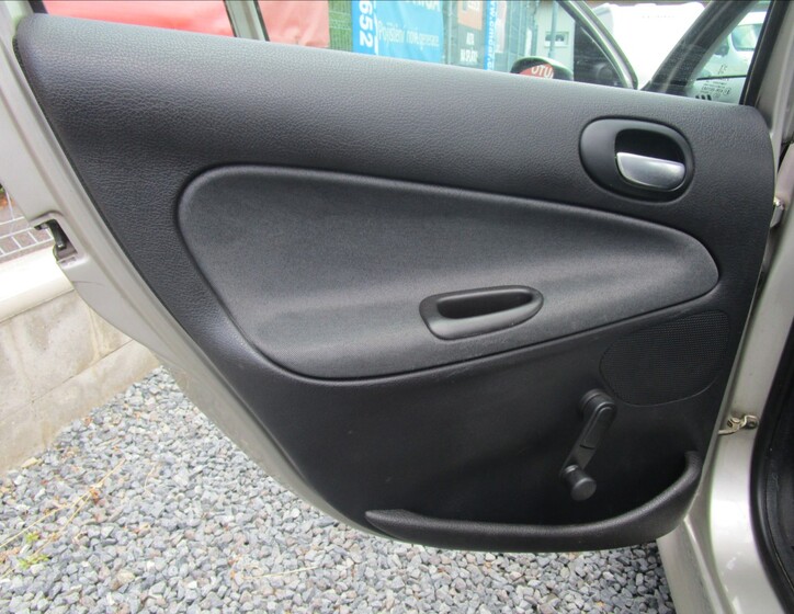 Peugeot 206 27