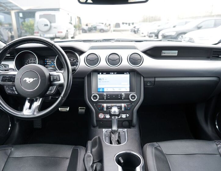 Ford Mustang 41