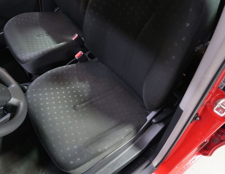 Toyota Yaris 9
