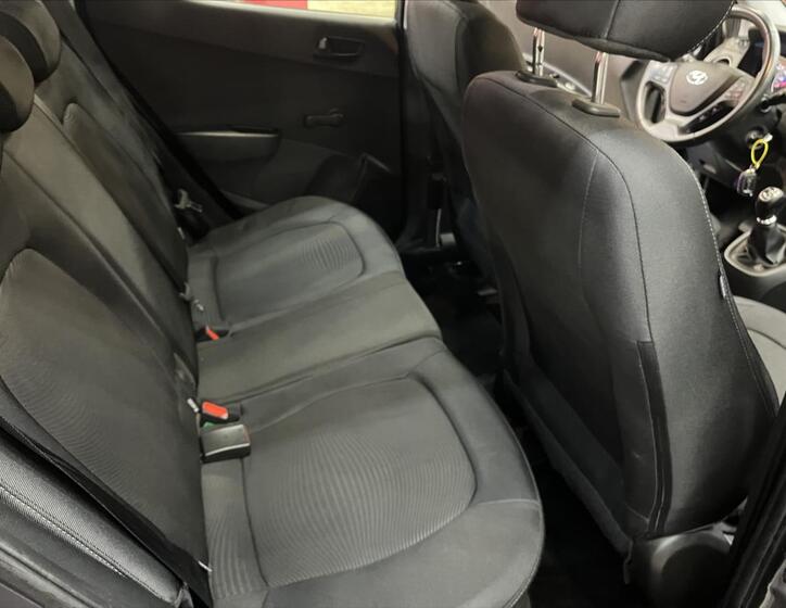 Hyundai i10 23