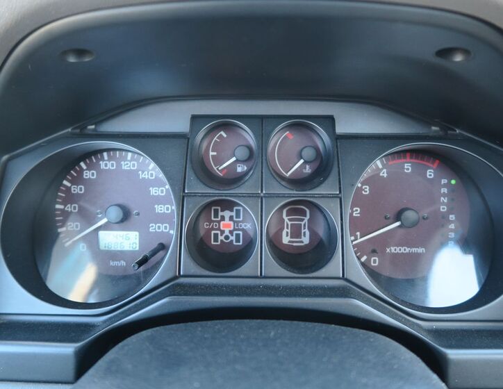Mitsubishi Pajero 13