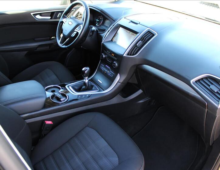 Ford Galaxy 17