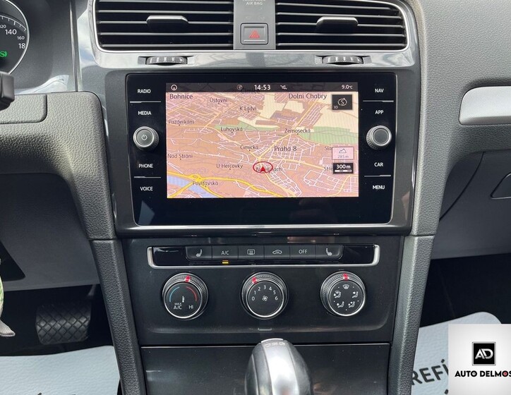Volkswagen Golf 38