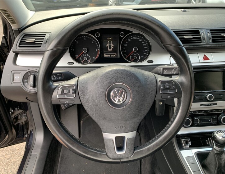Volkswagen Passat 10