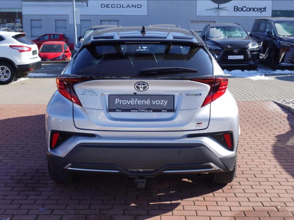 Toyota C-HR 5