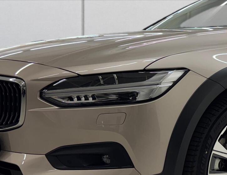 Volvo V90 5