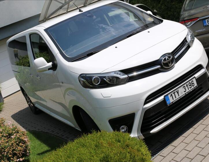 Toyota ProAce Verso 8