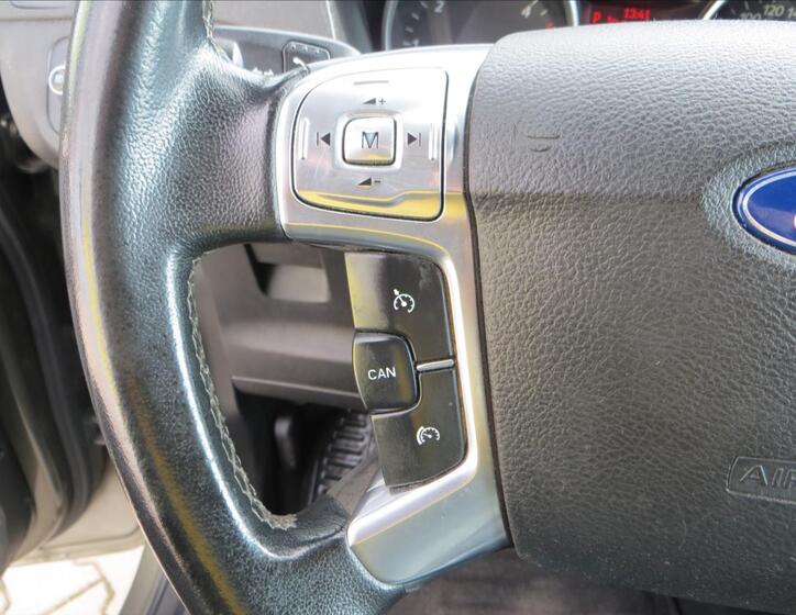 Ford Galaxy 18