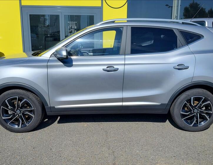 MG ZS 4