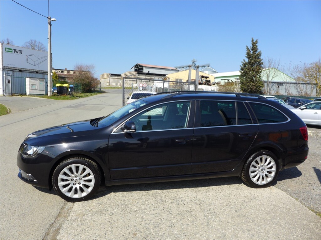 Škoda Superb 9