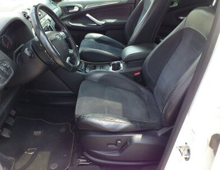 Ford Galaxy 10