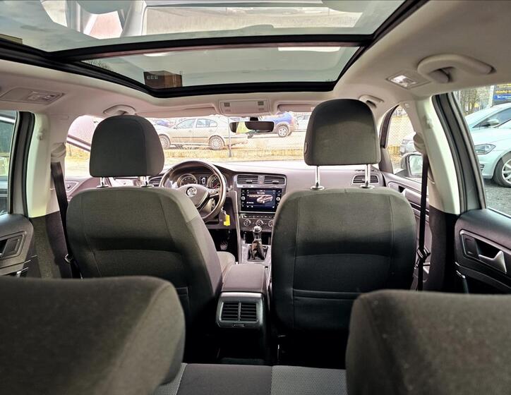 Volkswagen Golf 28