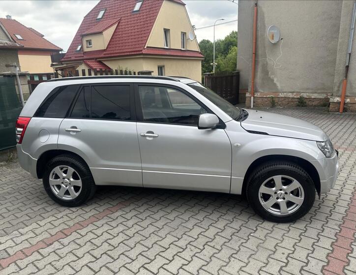 Suzuki Grand Vitara 2