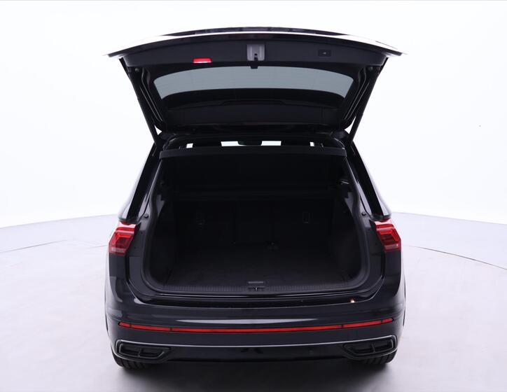 Volkswagen Tiguan 9