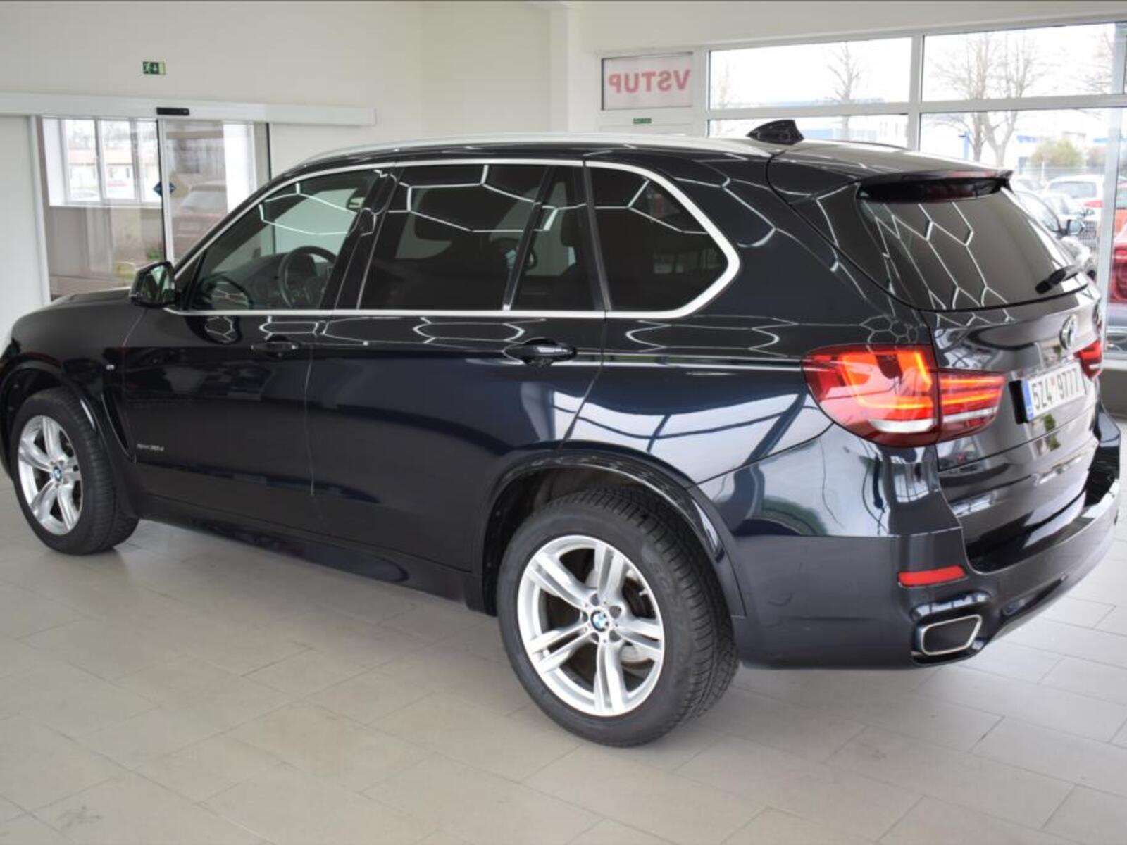 BMW X5 8