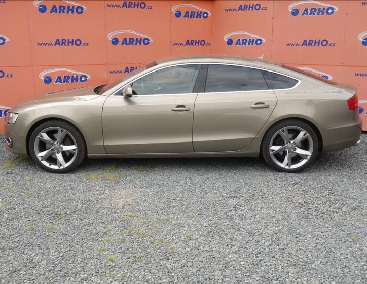 Audi A5 4