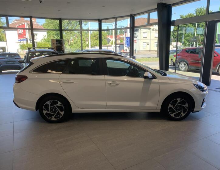 Hyundai i30 4