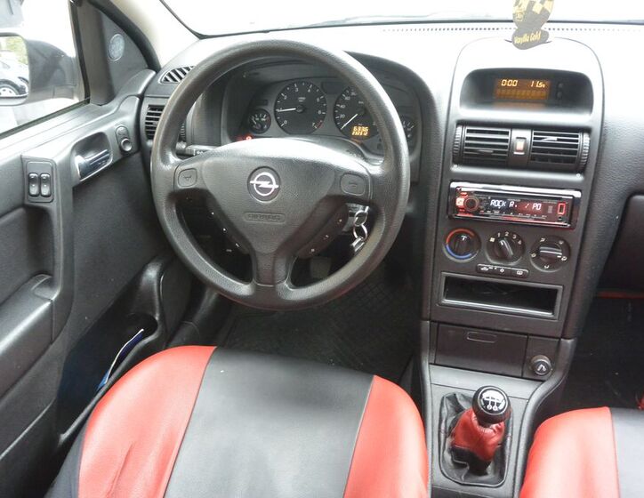 Opel Astra 12