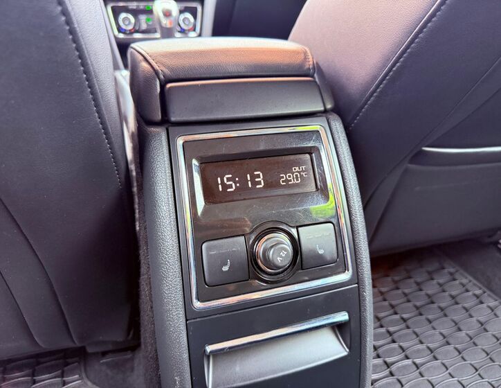 Škoda Superb 12