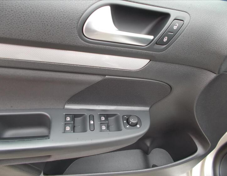 Volkswagen Golf 25
