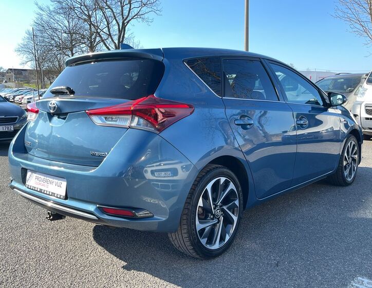 Toyota Auris 5