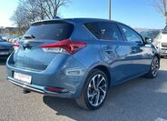 Toyota Auris 5