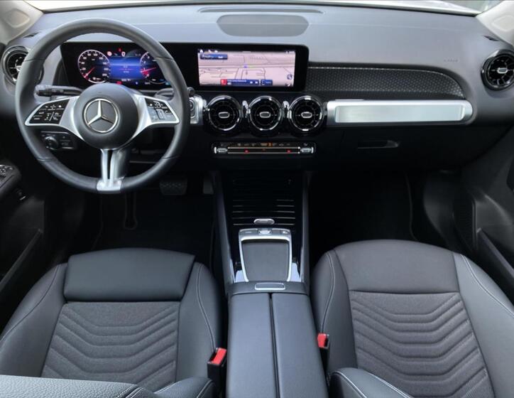 Mercedes-Benz GLB 12