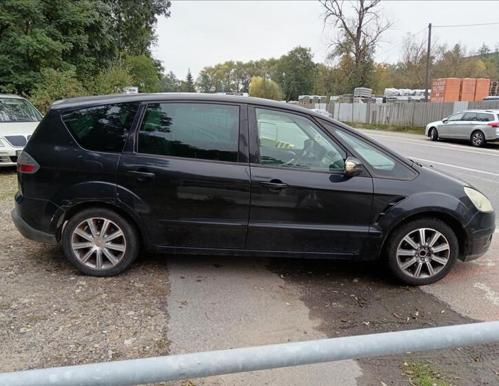 Ford S-MAX 13