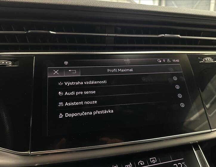 Audi Q8 10