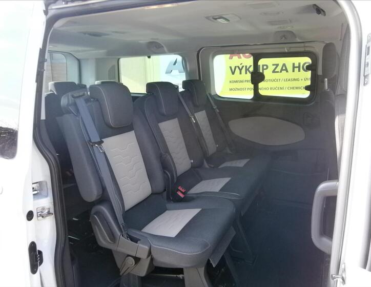 Ford Tourneo Custom 8