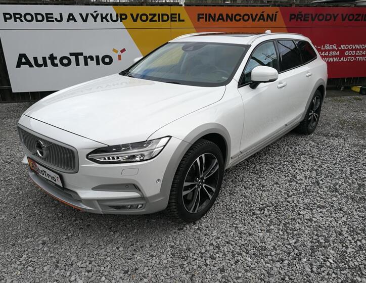 Volvo V90 1
