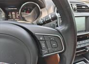 Jaguar XE 18