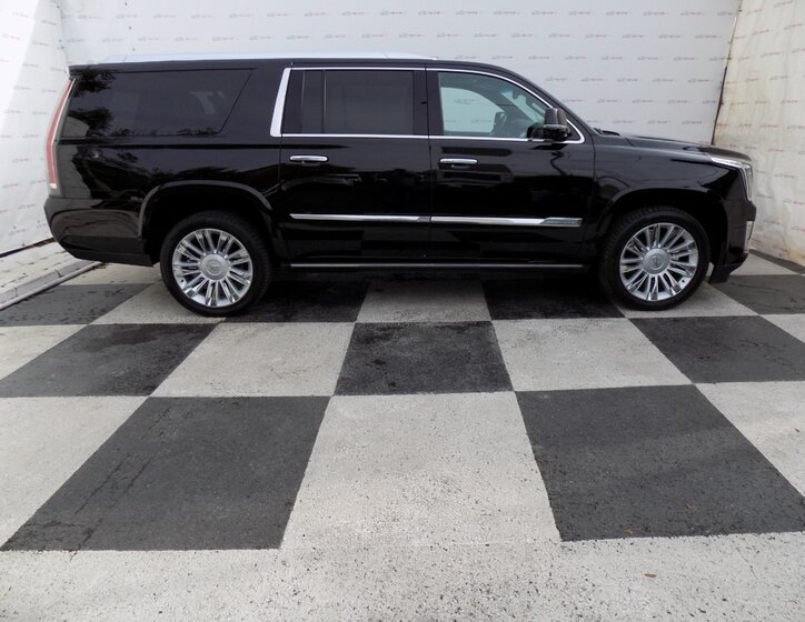Cadillac Escalade 6