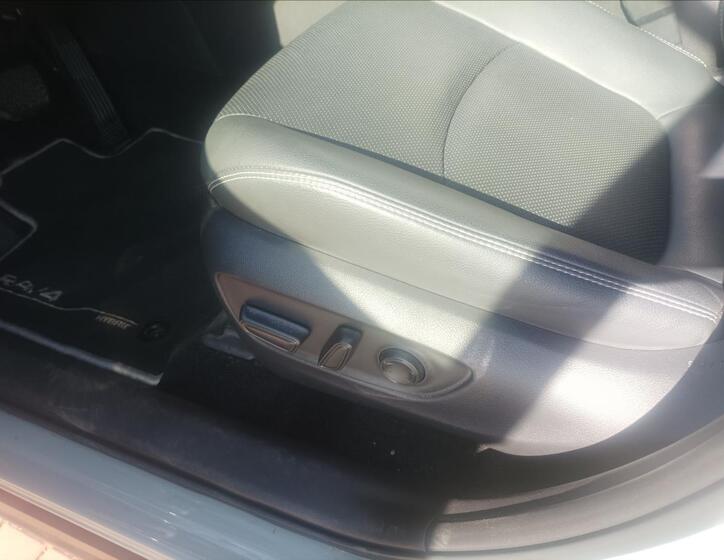 Toyota RAV4 9