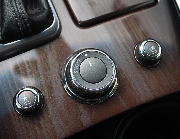 Infiniti Q70 20