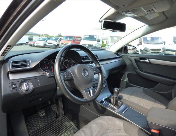 Volkswagen Passat 11