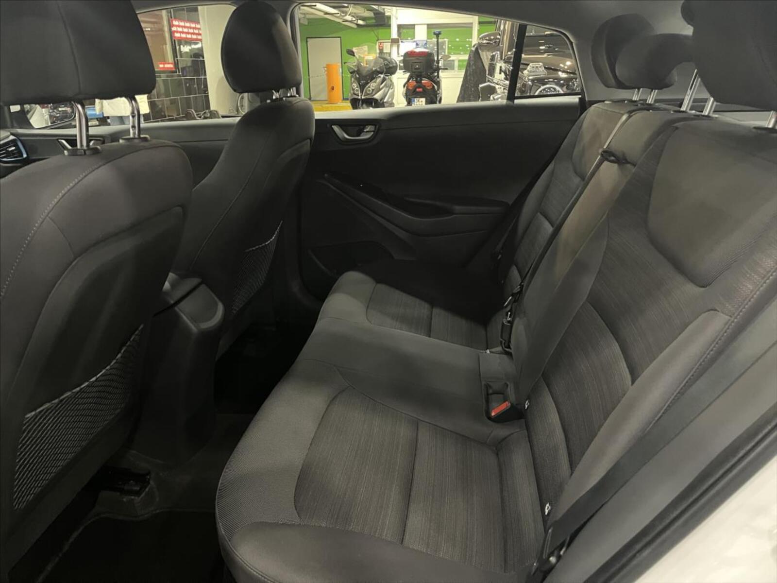 Hyundai IONIQ 14