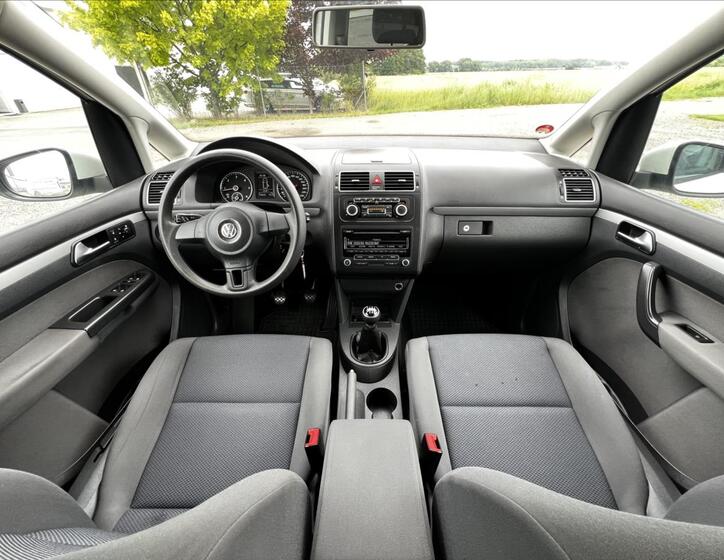 Volkswagen Touran 24