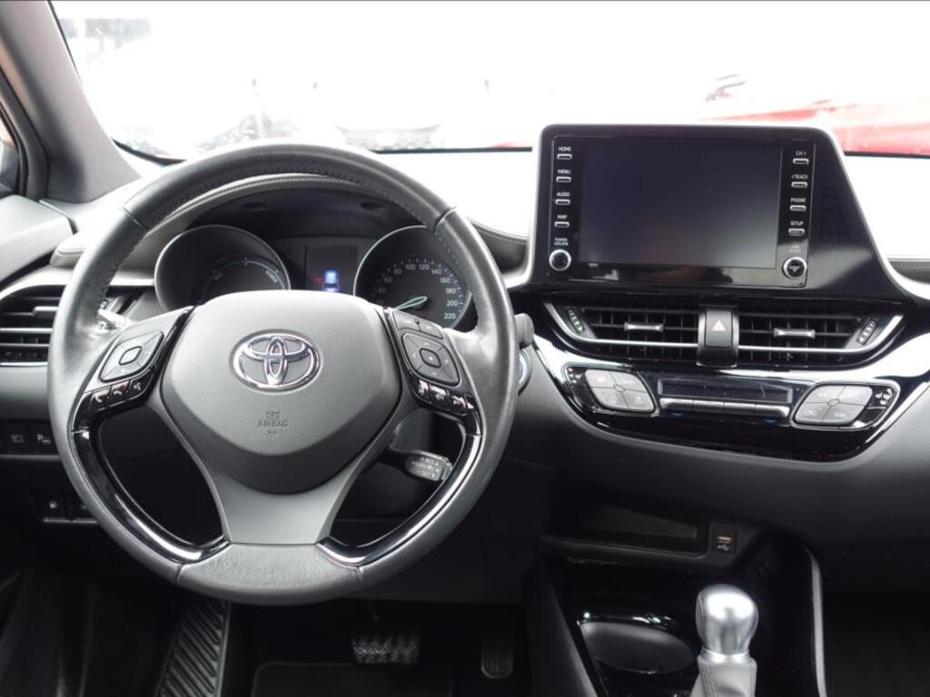 Toyota C-HR 8