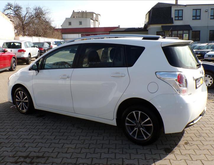 Toyota Verso 6